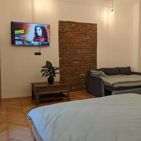 The Industrique - 3 Bedroom Apartment *