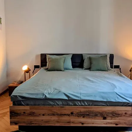 The Industrique - 3 Bedroom تيميشورا