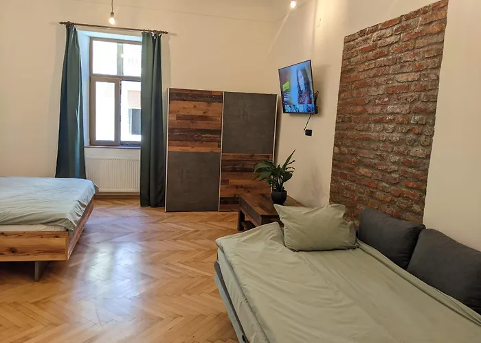 The Industrique - 3 Bedroom Apartment *